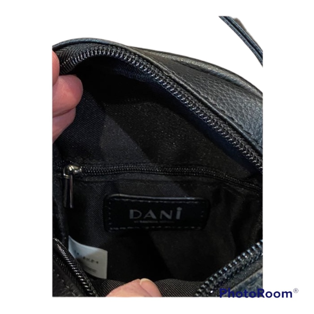 Danielle Nicole Friends Crossbody - image 6